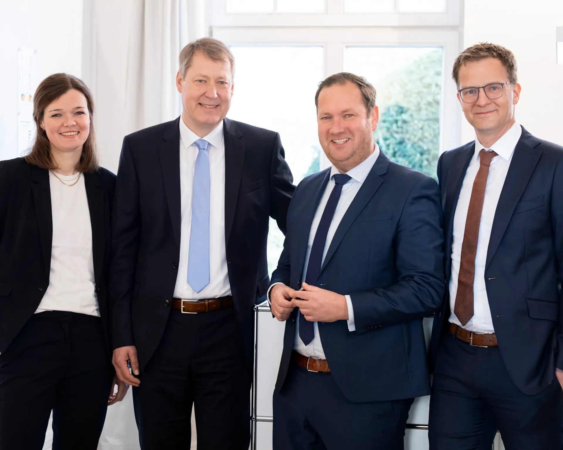 Gruppenbild von Jessica Tien, Georg Weimer, Mario Borowski und Claus Hofschulte